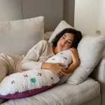 KOALA - Hugs Plus jastuk za trudnice i dojenje sa potporom za vrat - Ljubičasto-bijela